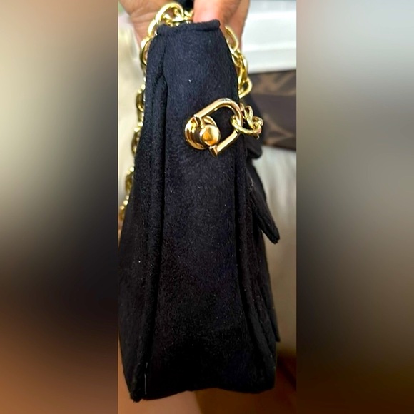 Yves Saint Laurent Black Shoulder Bag with Gold Accents - Picture 6 of 8